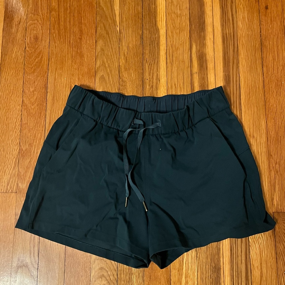 Lululemon adjustable shorts with pockets
